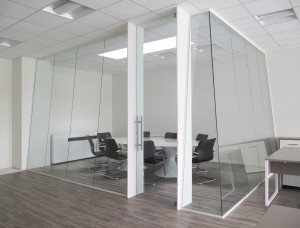 pareti-mobili-divisorie-in-vetro-mobili-ufficio-design-in-legno-vetrate-attrezzate-attrezzata-prezzi-padova-vicenza-treviso-veneto-IMG_5819