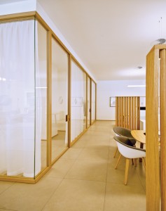pareti-mobili-divisorie-in-vetro-mobili-ufficio-design-in-legno-vetrate-attrezzate-attrezzata-prezzi-padova-vicenza-treviso-veneto-UNICREDIT_3